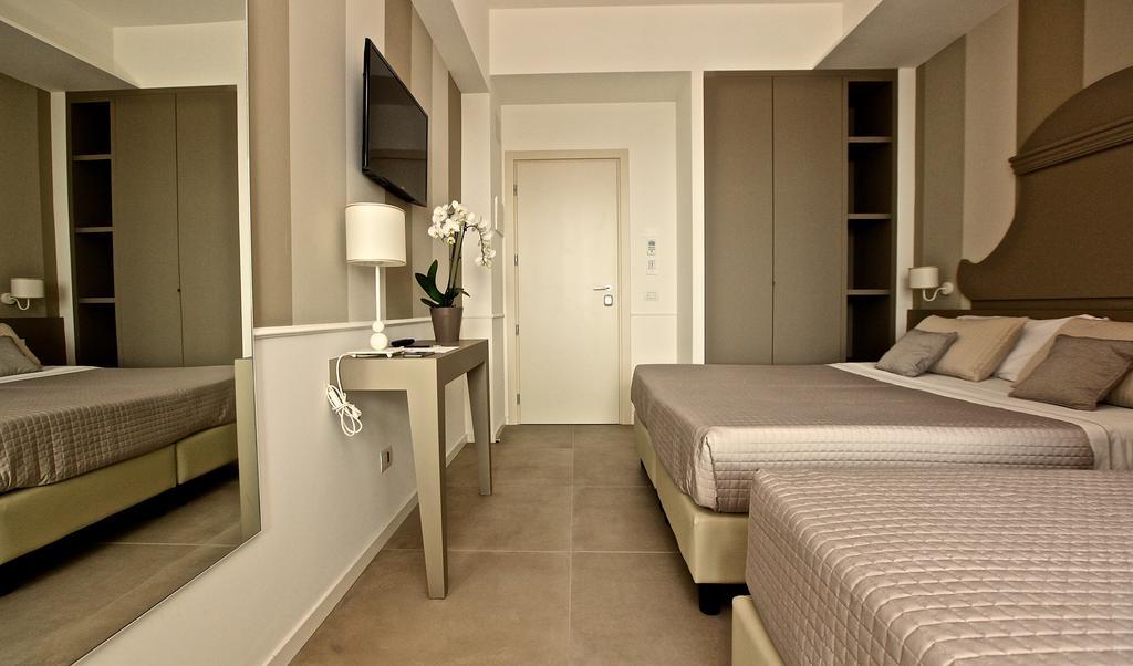 מארוטה Hotel Ambassador מראה חיצוני תמונה