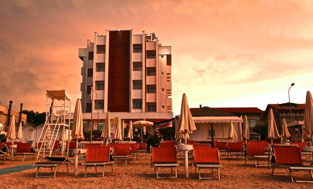 מארוטה Hotel Ambassador מראה חיצוני תמונה