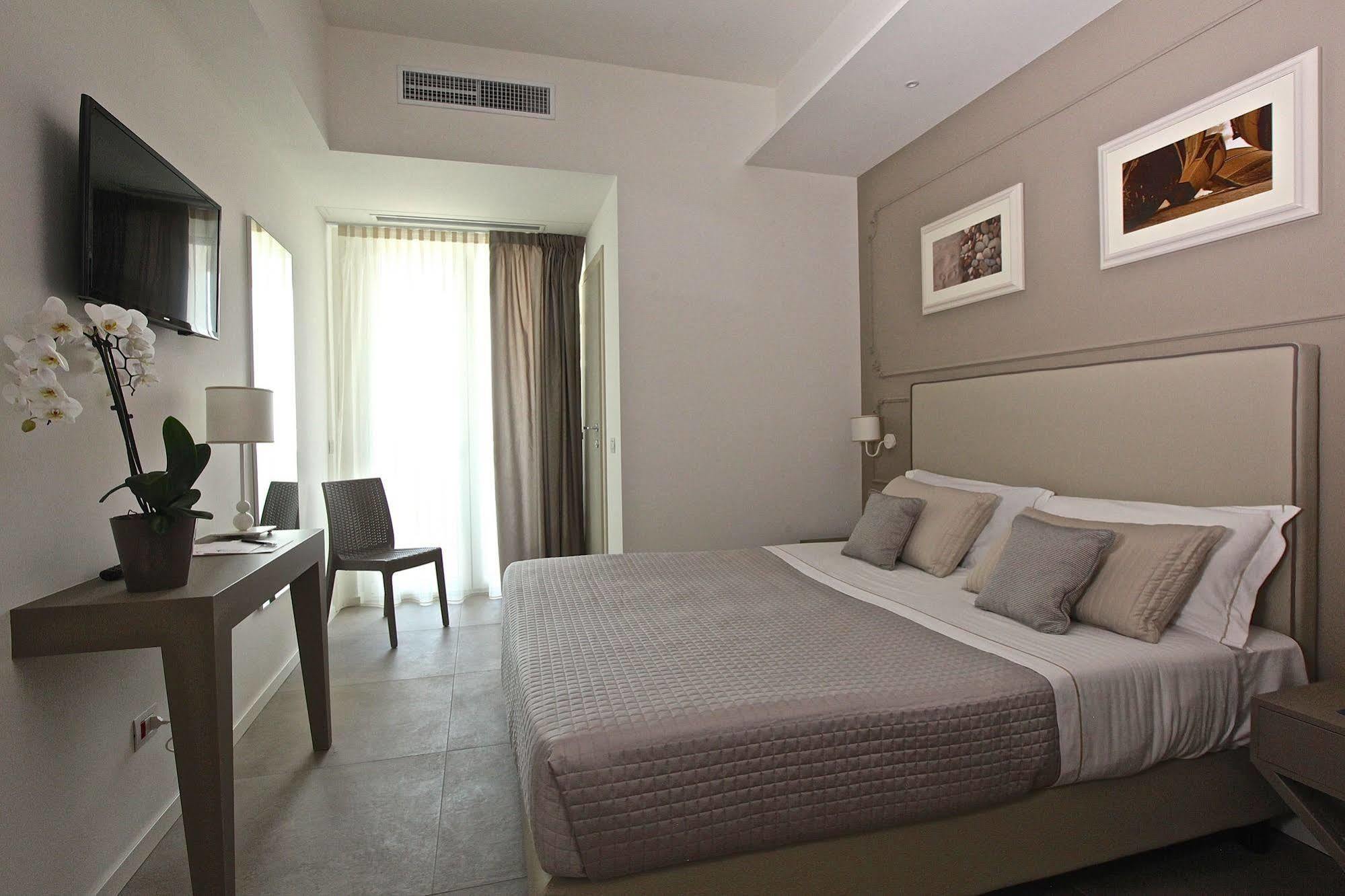 מארוטה Hotel Ambassador מראה חיצוני תמונה